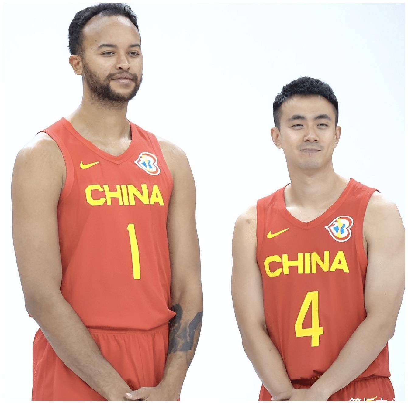 近日,李凯儿在社交媒体上发起了投票.他想换上1号球衣.