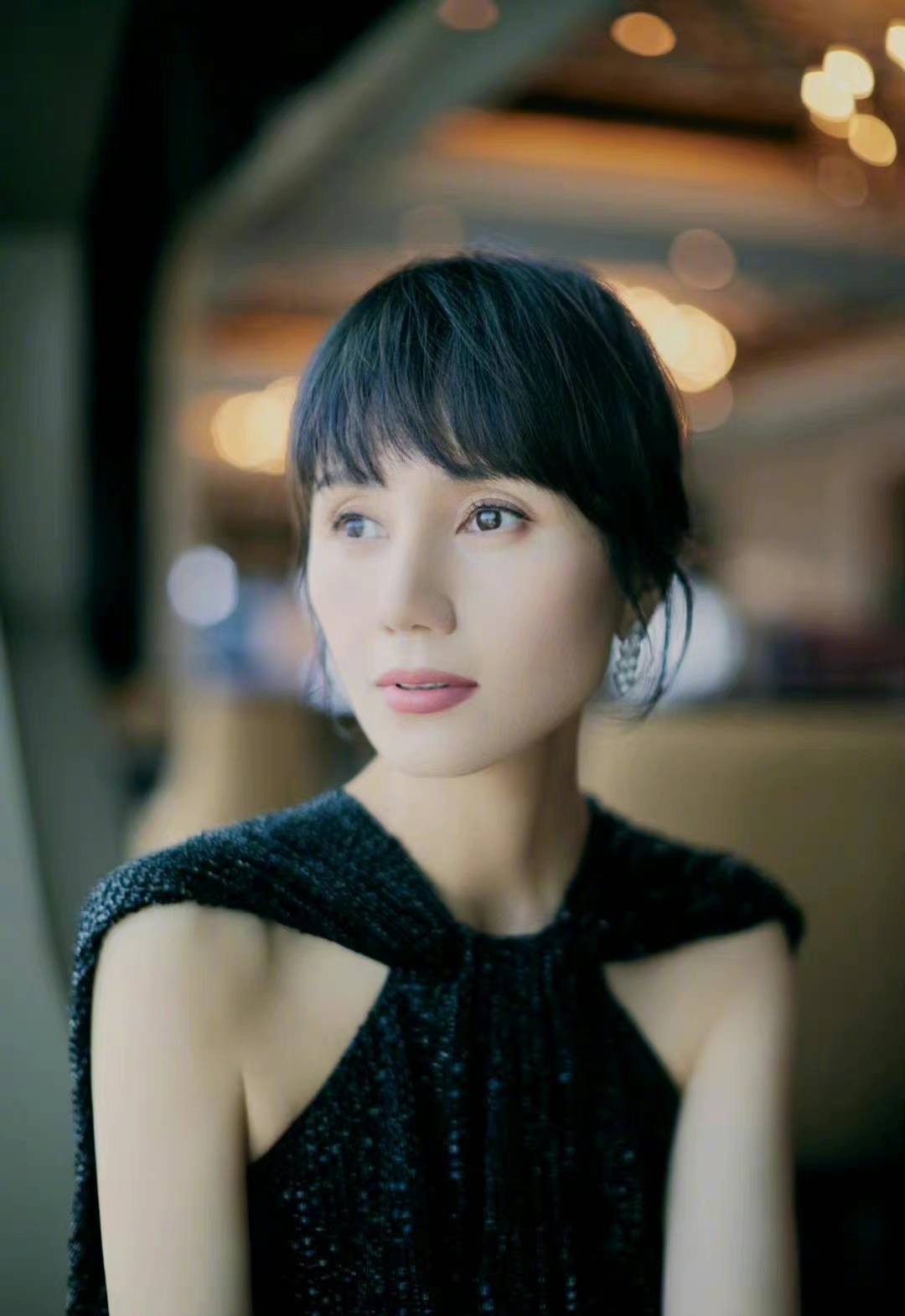 袁泉获奖,夏雨罕见秀恩爱,晒照祝贺"孩儿她妈"_老婆_电影_气质
