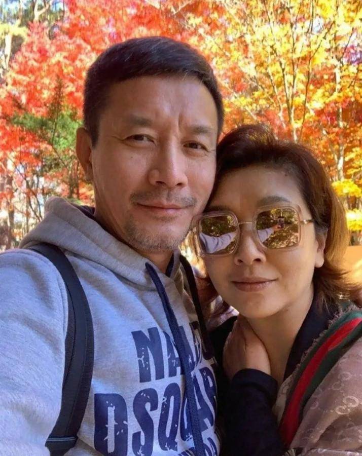 江珊的第二任丈夫田小洁就是演员.