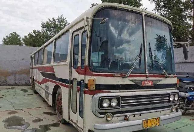 还记得小时候公路上跑的那些客车和货车吗?