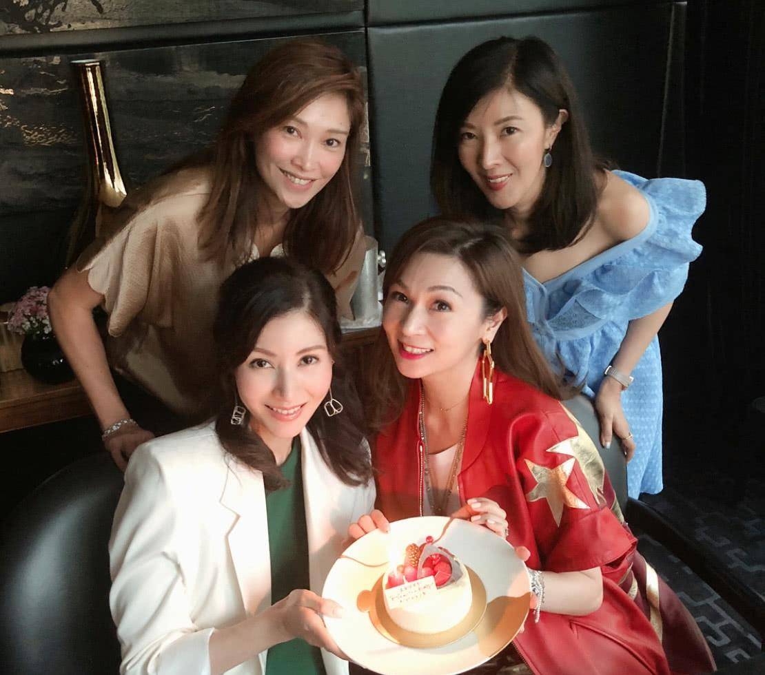 除了持家和明智投资之外,卢淑仪还具有很强的自我管理和学习能力.