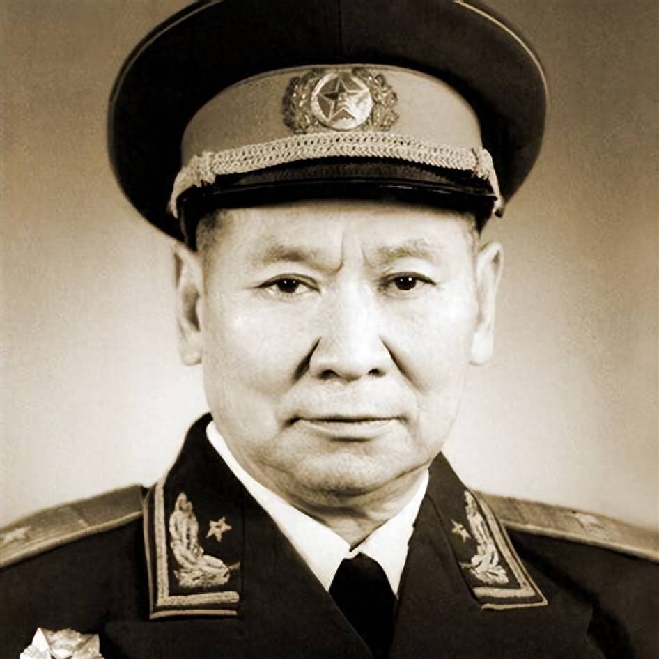 张广才少将可红73师的师政委张广才,在1955年授衔