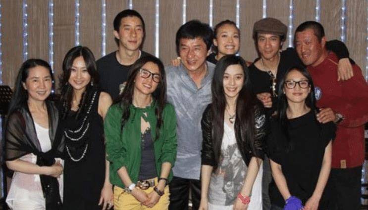 "奥运小姐"的沉浮史,被张艺谋钦点,成龙捧了她13年_林鹏_茅台_大哥