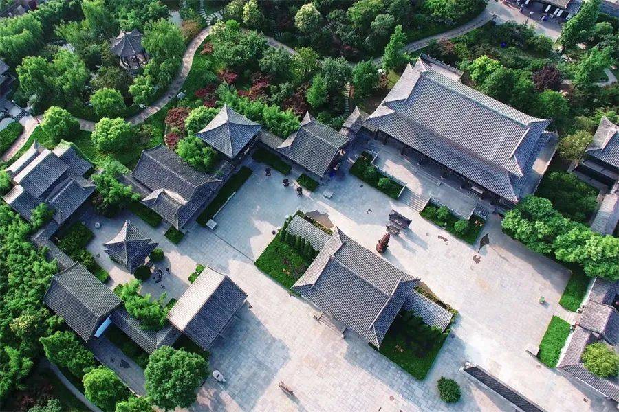 山东临沂王羲之故居全景琅琊王氏是历史上有名的文化望族,这个家族无