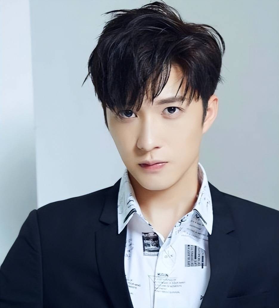 小奶狗小狼狗切换自如,虽不知名演技却还行,徐凯鑫这波赢麻了!