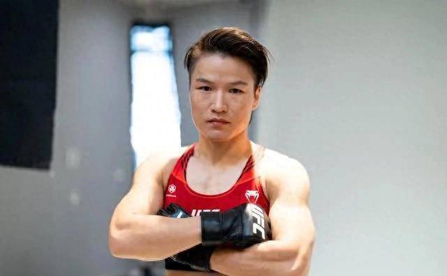 张伟丽ufc卫冕总收入944万,个人能拿377万,北京买不起房子太少_奖金