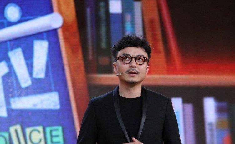 汪涵怒砸话筒,放言敢不录,就让对方在湖南吃不上饭,发生了什么_时候