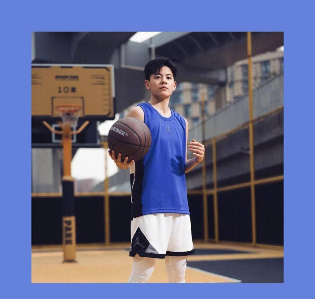 正式官宣,杨舒予喜讯公布,偶像示爱,未来可期!_人气_收入_保障