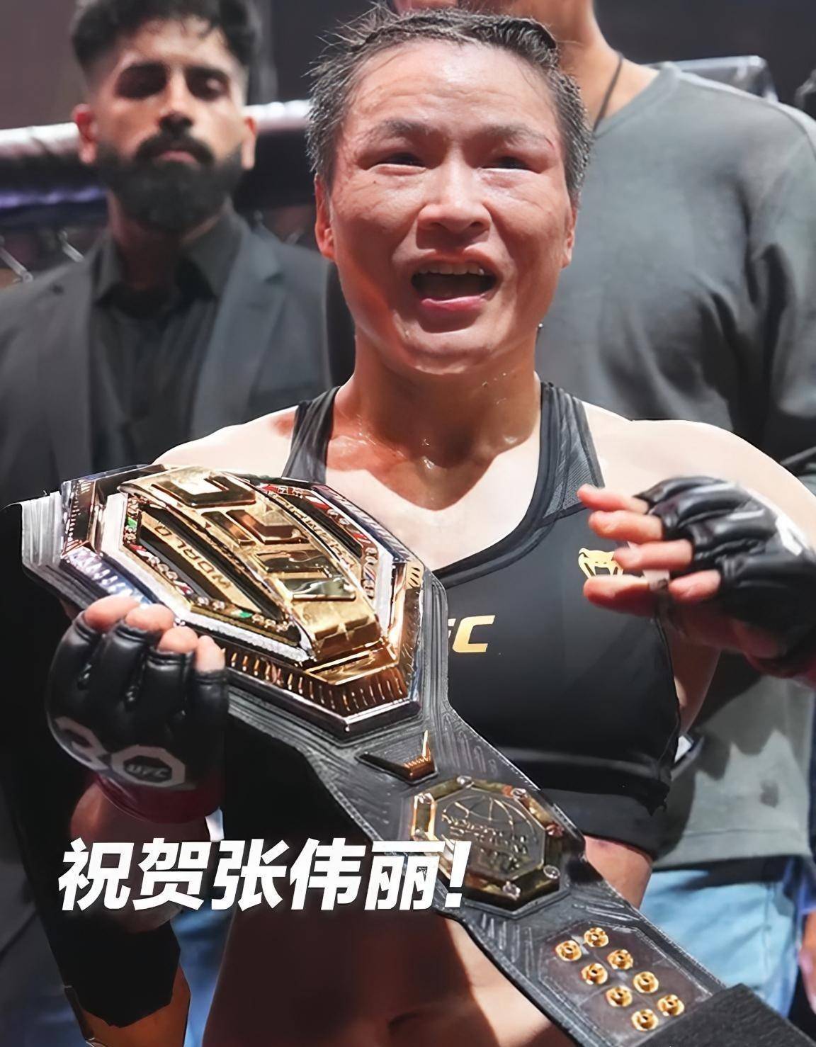 张伟丽完胜巴西女拳霸卫冕金腰带,从罗斯二番战阴影中强势复苏_闫晓楠