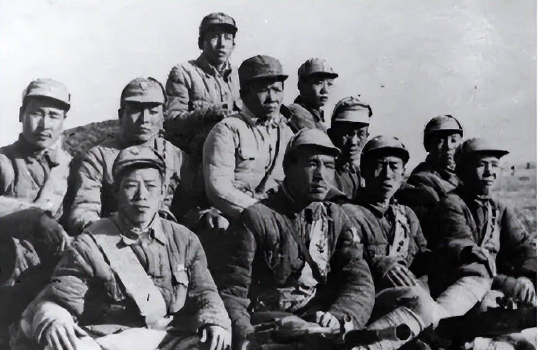 王克勤排四,王克勤班的"三大互助"打这以后,王克勤变了很多,不但积极