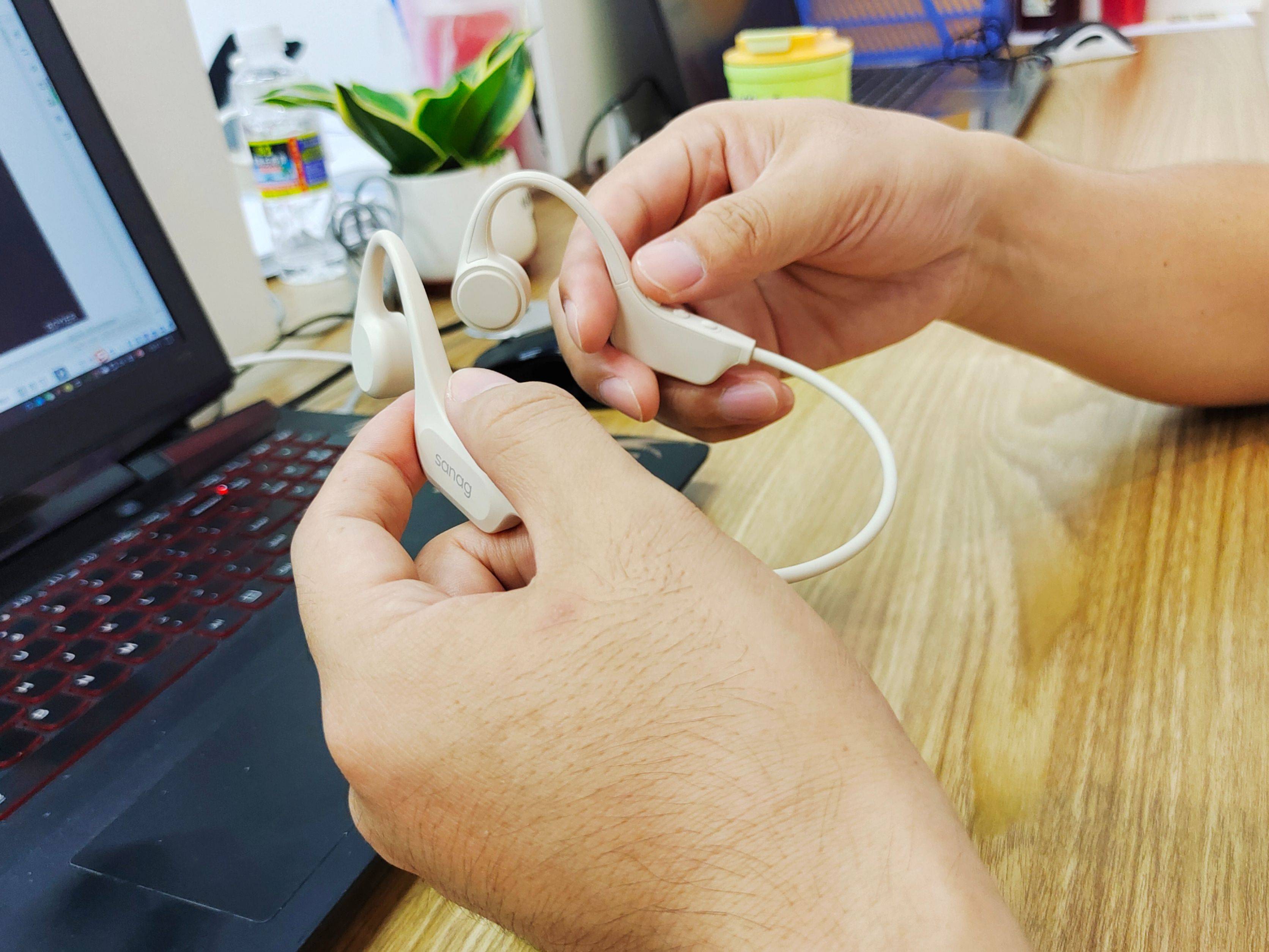 游泳必备sanag 塞那 B60S PRO骨传导耳机，亲身评测，“神兽”归笼前值得一试