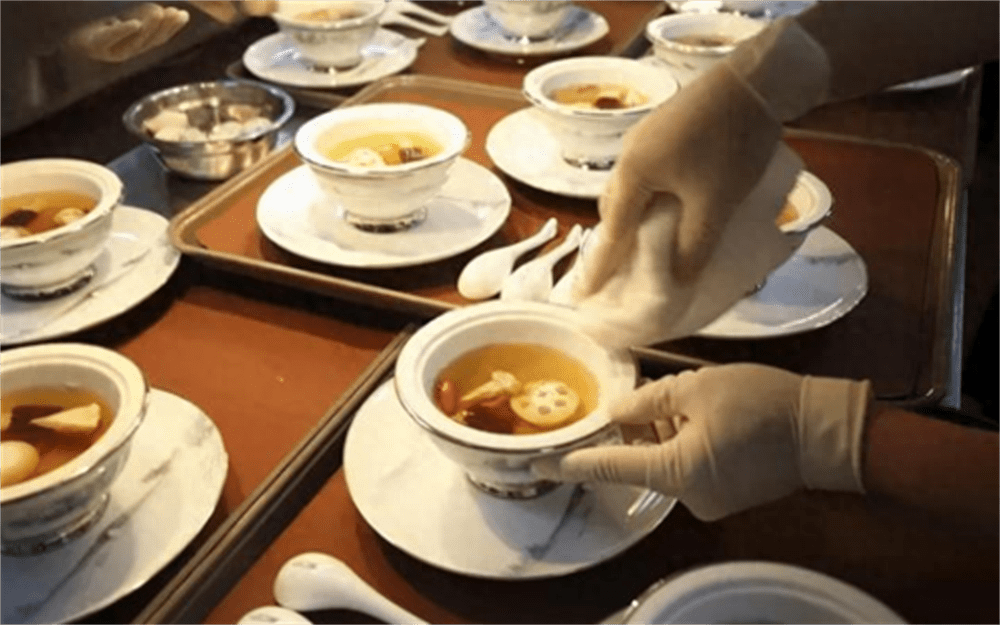 地走了,他还有其他重要的事要忙,于是,公安局又找了这次的设计师沈渤