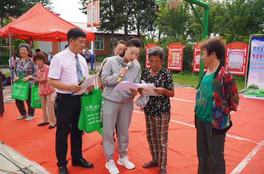 【巡演进乡村③】辉南县社会主义核心价值观演出走进朝阳镇向阳村