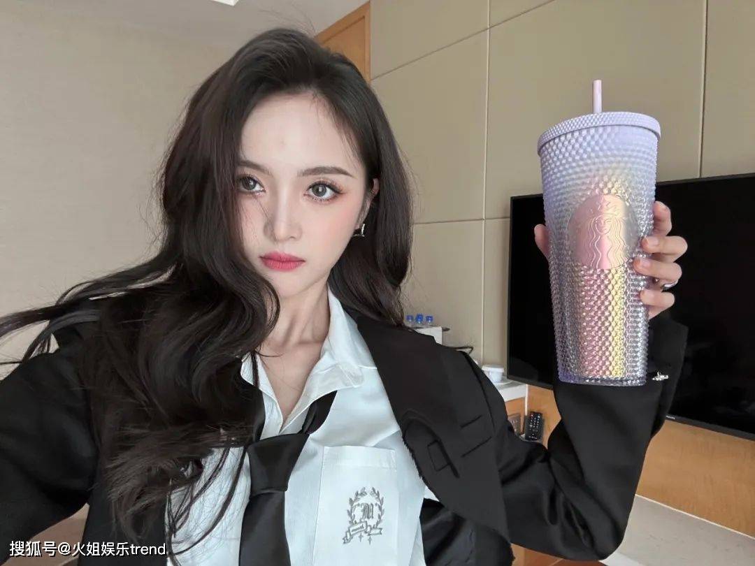 吴宣仪刘亦菲龅牙对颜值有啥影响?_一笑_问题_时候