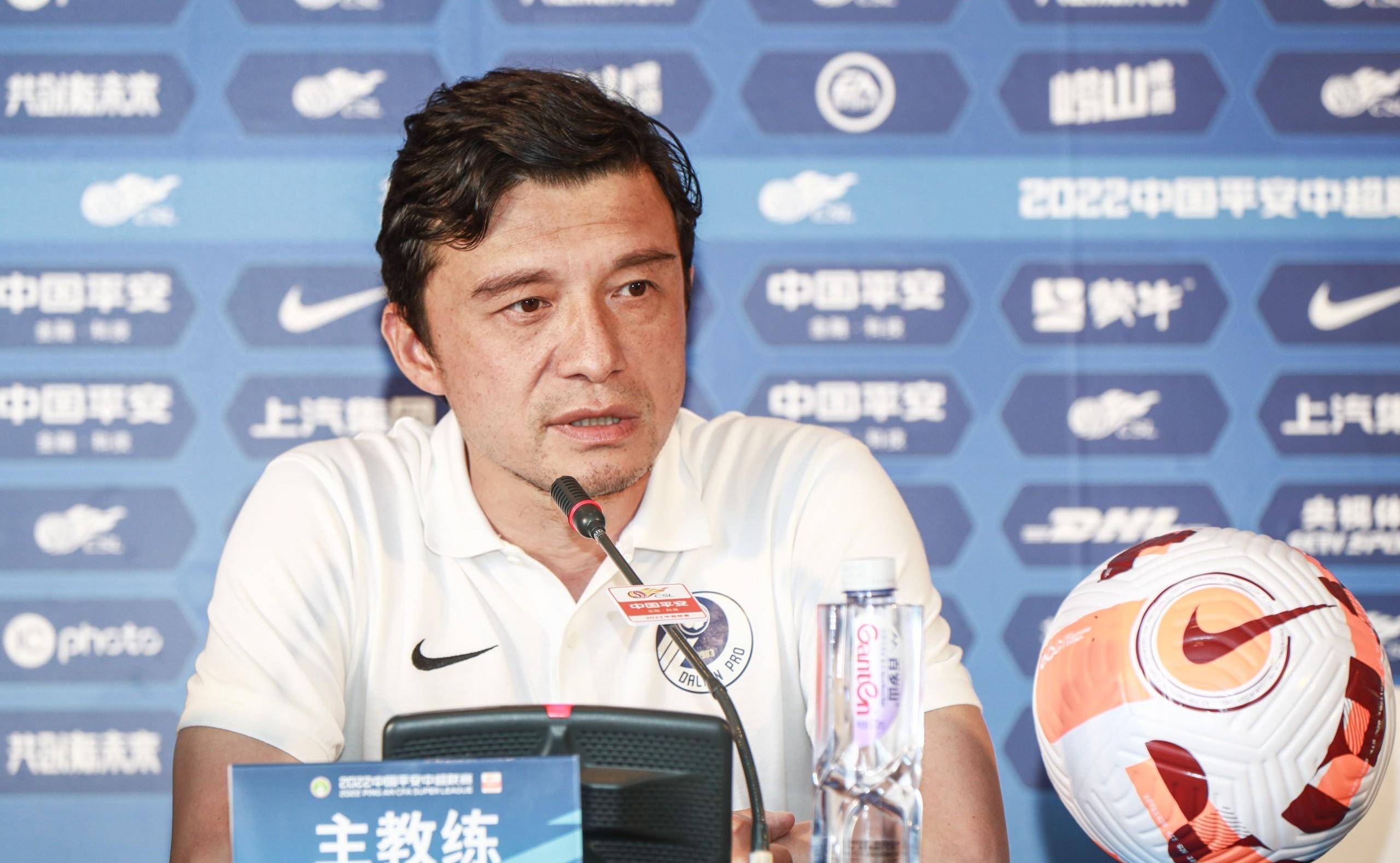 孙继海抵达大连接替谢晖接手大连人队,压着打策略已失效_战术_比赛