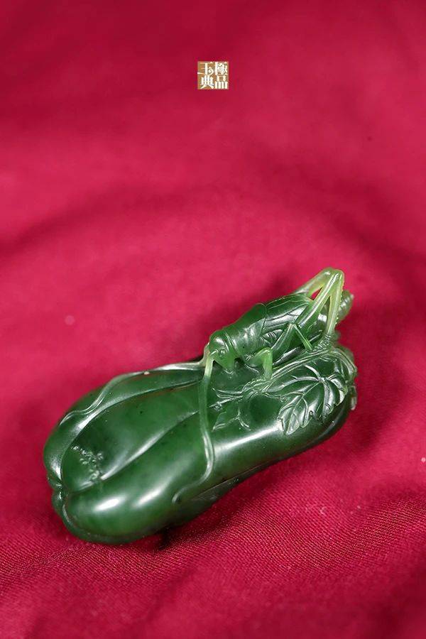 作品让我想起一首美丽的诗歌,"这一朵紫色的小花,尚留着爱神的箭疤,让