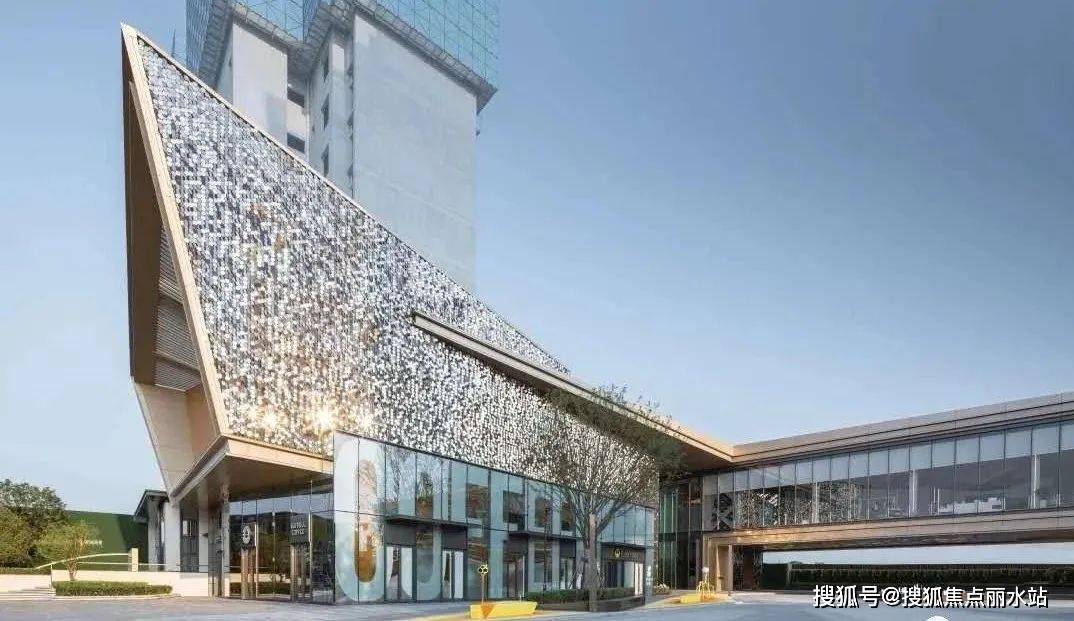 武汉金地朗悦12000-15000——详情咨询——24小时客服在线_生活_客厅