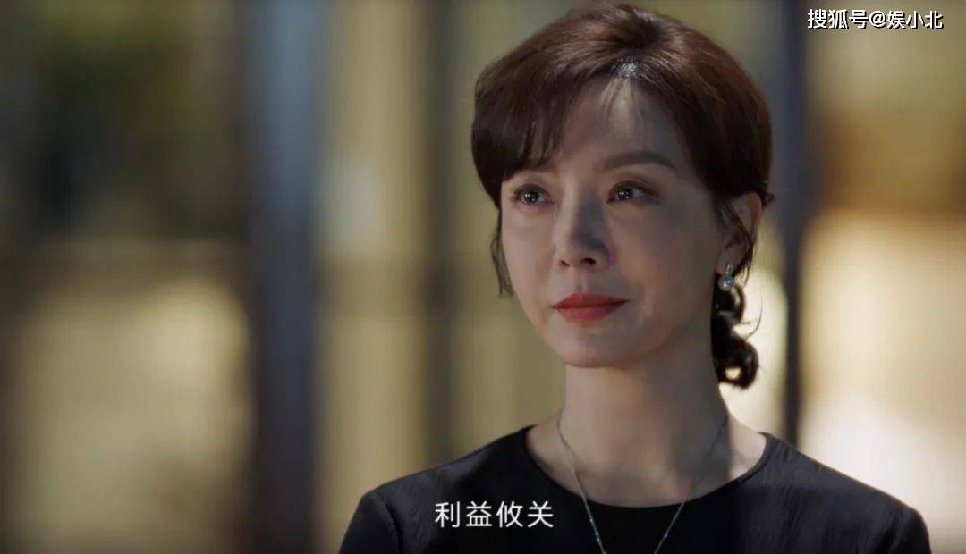 在人妻角色与职场女性的角色上,以陈数的气场与表演实力,绝对的娱乐圈