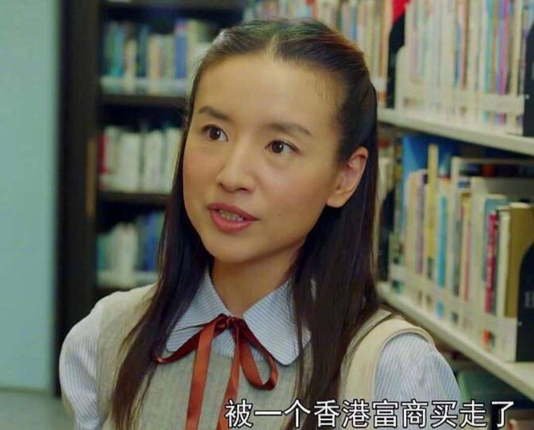 父母爱情翻拍话剧,40岁董洁扮20岁少女很出戏,婚姻不好易变老?