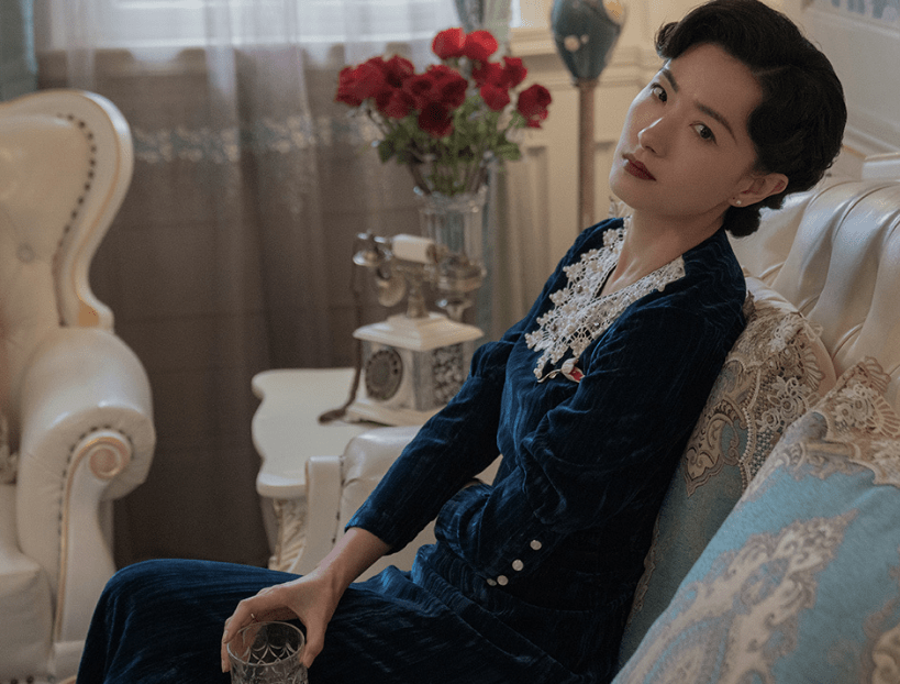 《潜行者》:万茜不仅用美貌和演技撑起了角色,还带火了民国造型_旗袍