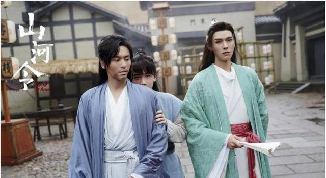 龚俊多个代言却劝粉丝量力而行,迷惑发言被嘲两面派_肖战_顶流_自然