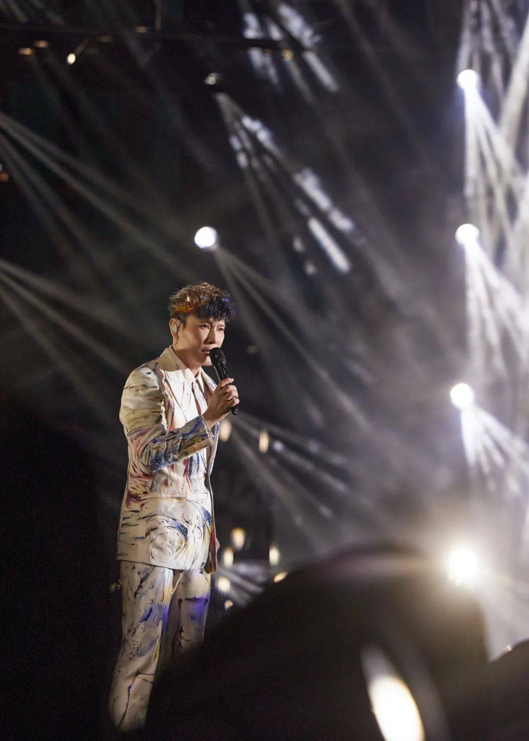 张信哲的震撼教育 #麻乐音乐专访_公司_东西_时候