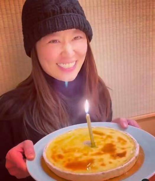 林心如活动生图曝光,素颜皮肤真美,怼脸照能确定是45岁吗_状态_女神