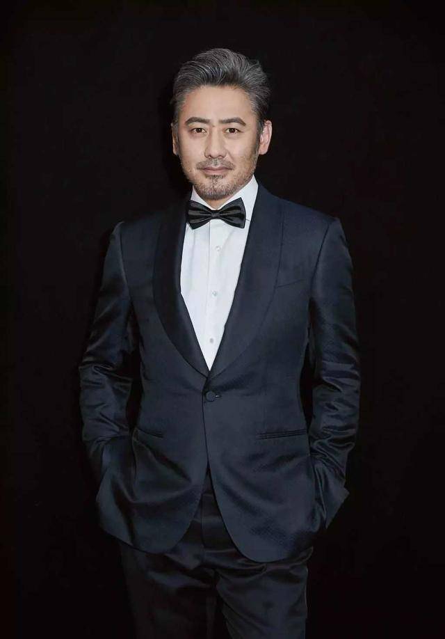 吴秀波移居英国,发生了很大的变化_生活_外貌_身材