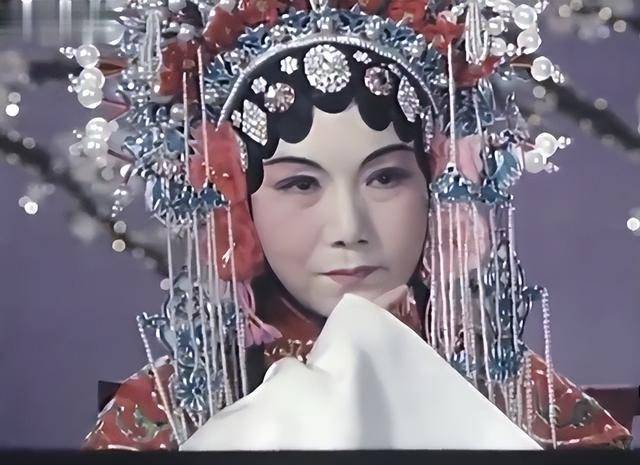 李司令(李凤萍饰)徐副官(张凤中饰)经理(毕耕饰)顾八爷(陈耀华饰)账房