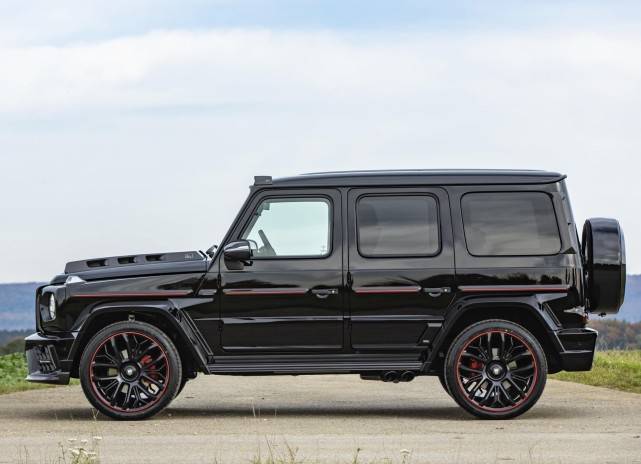 颜值方面,lumma clr g770 r在奔驰g63的基础上加装了一套造型夸张的