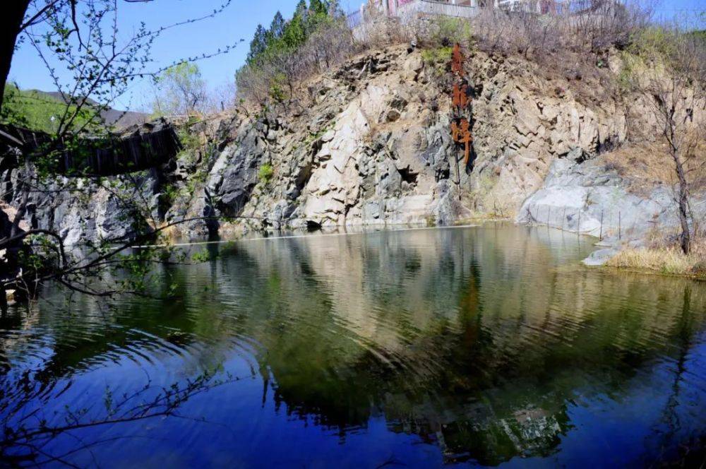 临近居庸关古道响潭水库生态区位于昌平区南口镇龙潭村小泥人梦香度假