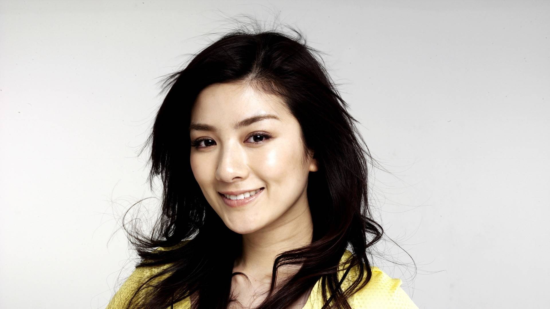 黄奕逆袭之路:从泡面度日到蛋糕亿万富翁,靠自己实现人生价值!