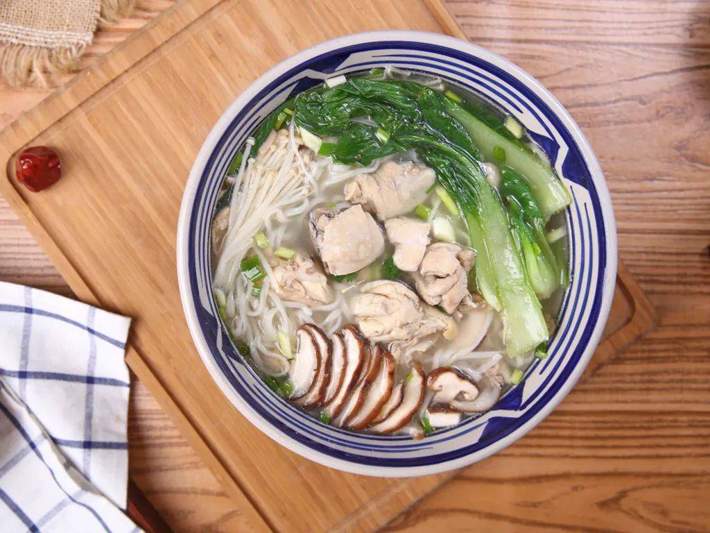 用盼之家学做菌菇鸡汤面给家人吃~_鲜味_底料_营养