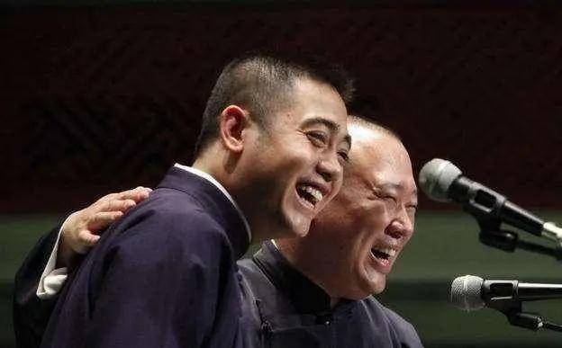 德云社孔云龙版《扒马褂》:命运多舛的三哥终于扬眉吐气了_岳云鹏