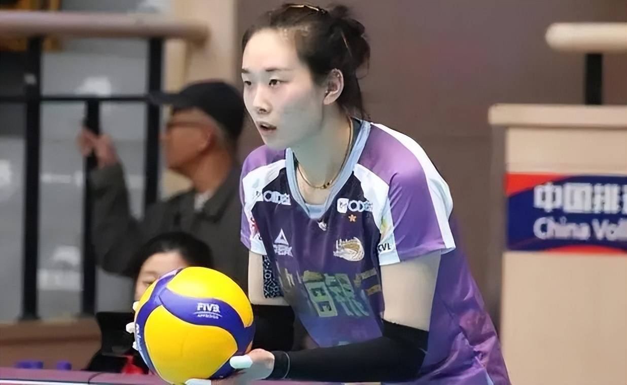 李雅楠:天津女排的灵魂人物,从朴素的女孩变成了气质美女_技术_老将