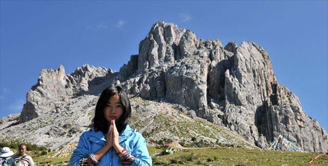 山东女孩马滢:才貌双全,名牌大学毕业,为何不找工作出家当尼姑_微博