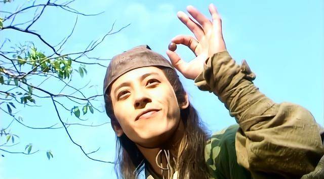 难怪岳灵珊为何会移情别恋,你看令狐冲有啥癖好,败给林平之不冤_方面