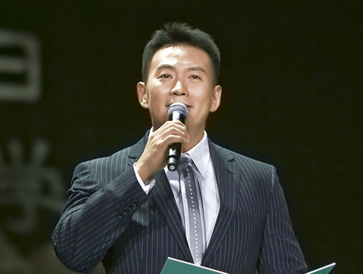 主持人谭江海:娶央视主持人王小骞,坚持丁克15年,41岁意外得子_发展