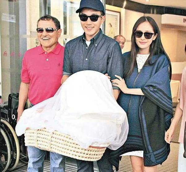 47岁刘恺威惊喜亮相林夏薇生日!