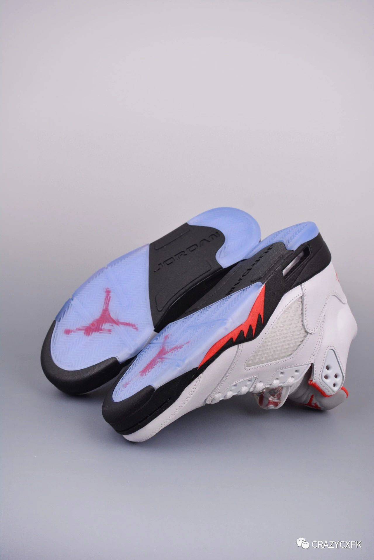 乔丹air jordan 5 fire red aj5 流川枫白红火焰红篮球鞋_鞋舌_黑色