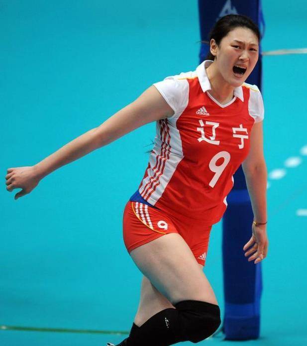 前中国女排王一梅,绰号"一球超人",曾两次扣晕日本美女选手_体重_教练