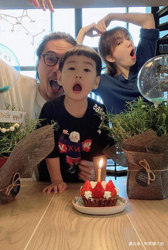 ella晒照为4岁儿子庆生,劲宝帅气抢镜,萌态十足!