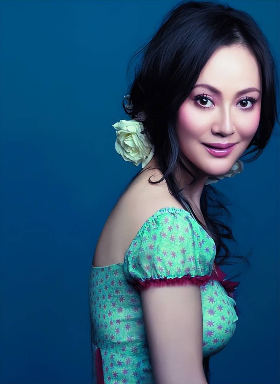 大宋佳:丈夫患病带女儿离开,转身赴美国嫁地产大亨,现状如何?