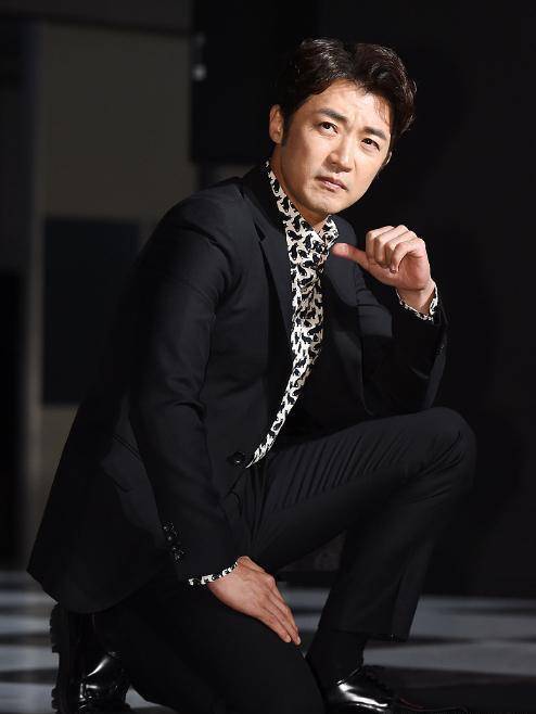 韩流巨星安在旭:被宋允儿嫌矮遭分手,如今娶小9岁妻子羡煞旁人_电影