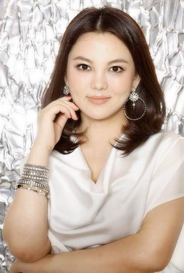 这位体重106斤,身材丰满,享有盛誉的美女主持人宣布结束职_生活_观众