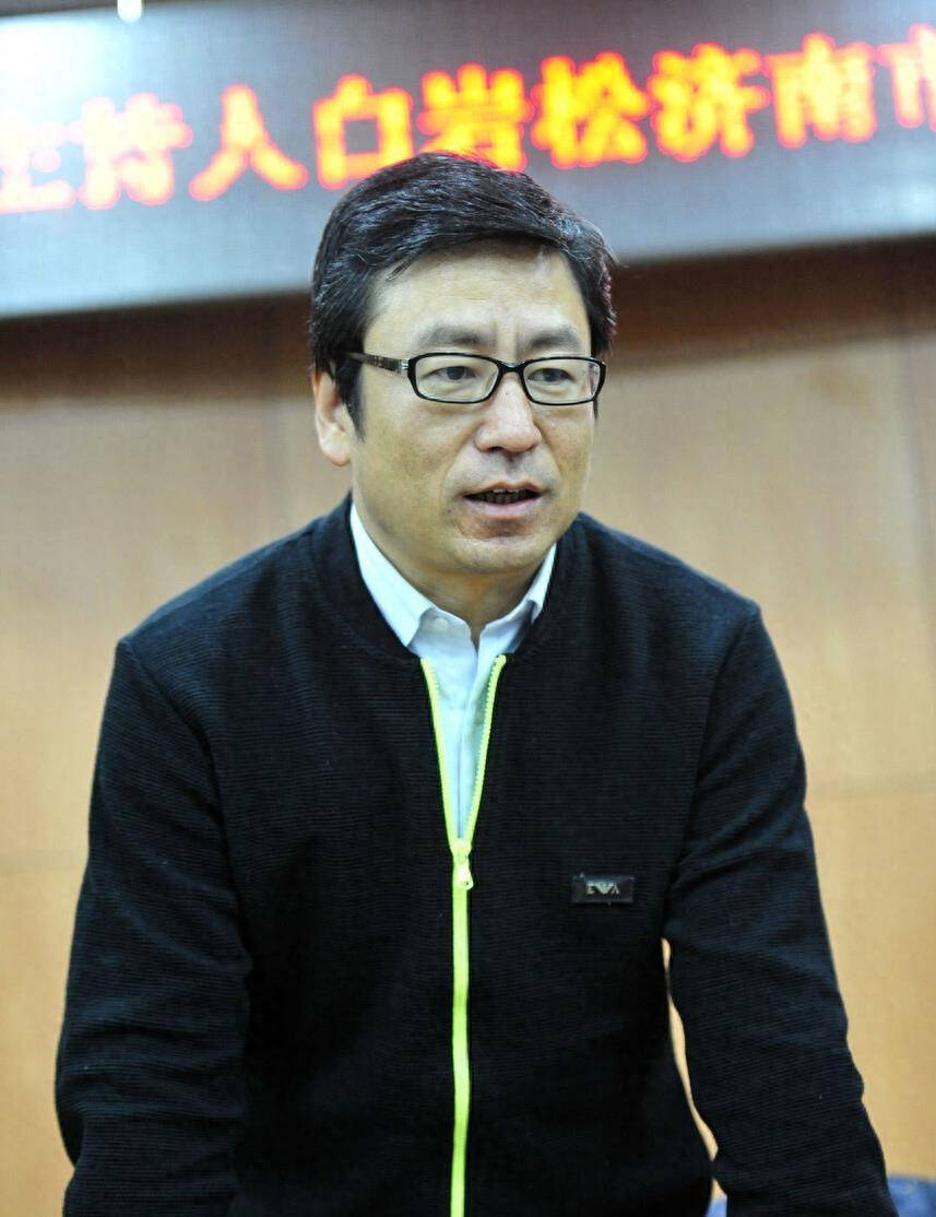 央视一哥白岩松:受病痛折磨瘦了50斤,睡了3-4小时,几次想自杀_工作