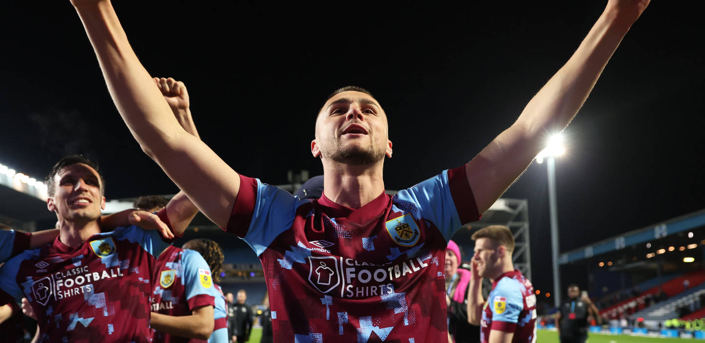 曼城中卫贝利斯加盟南安普顿,球队后防线又增加了一道亮色!