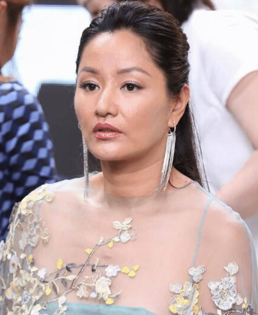 瞿颖长皱纹显老态,李颖转行演戏成妈妈专业户_马艳丽_时尚_身材