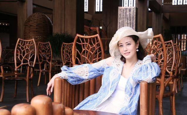 周海媚越老越放得开?