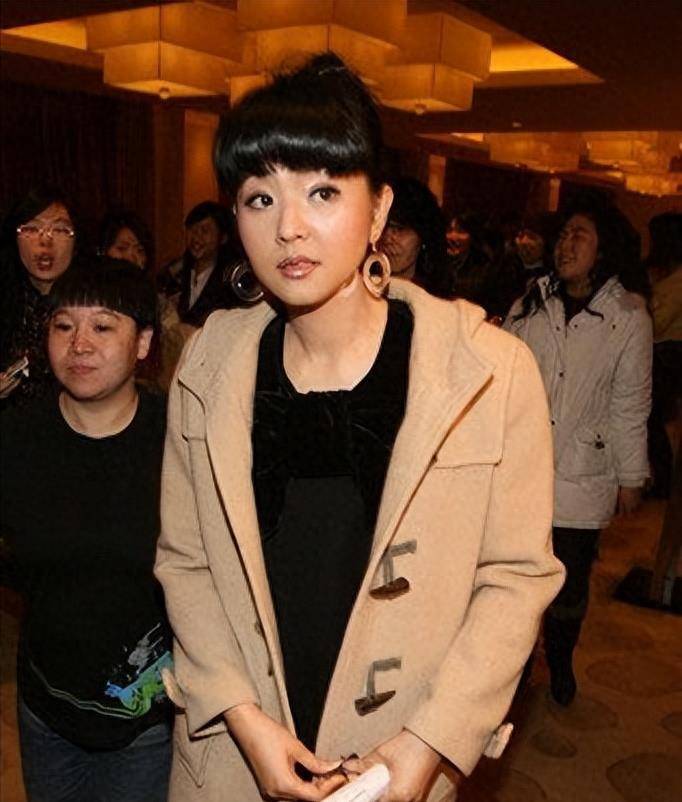 从"央视一姐"到"没有这个人",49岁的方琼终于走到了这一步_工作_节目